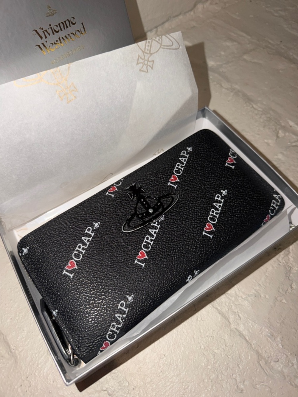 Vivienne Westwood Wallet Very Good Used condition box and gift bag included.